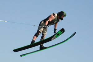 Belgisch kampioenschap waterski na 12 jaar weer in Walem: “Schansspringers gaan tot 50 meter ver!”